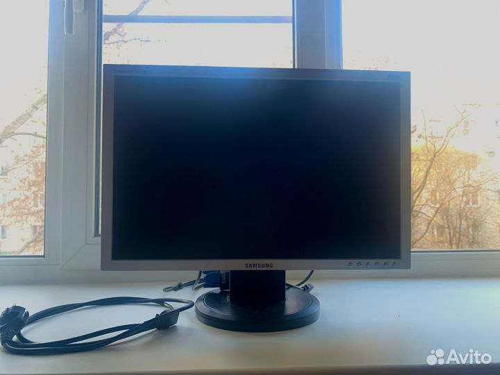 Монитор Samsung SyncMaster 2223nw