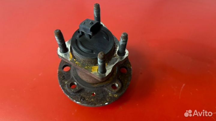 Ступица задняя правая Opel Astra H 1.6 Z16XEP 2007