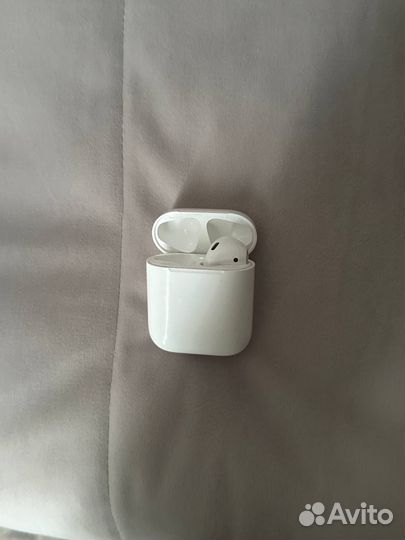 Airpods 1