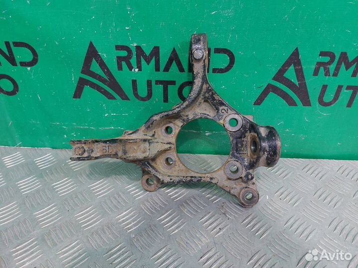 Кулак поворотный передний правый Toyota Camry 8