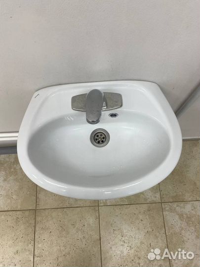 Раковина в комплекте