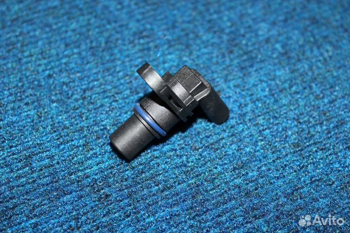 Датчик распредвала Octavia Passat Jetta Yeti Golf