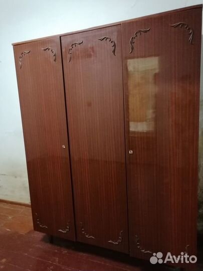 Продам мебель гарнитур