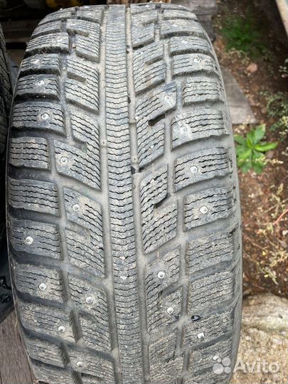 R16 Kumho I'Zen KW22 215/60, PCD 5x100 DIA 76