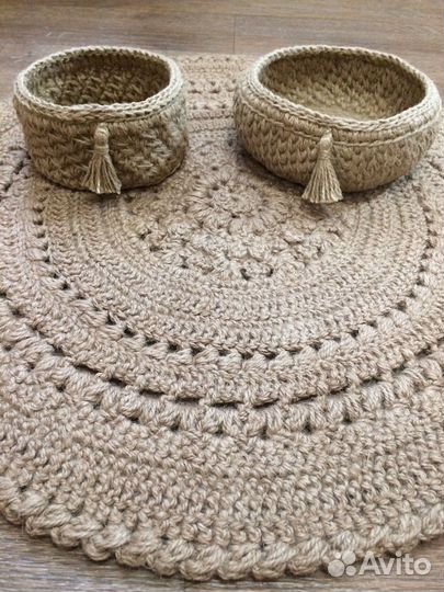 Корзина и коврик