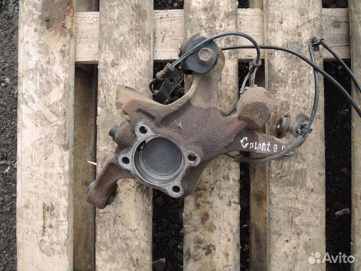 Кулак поворотный задний правый Mitsubishi Galant