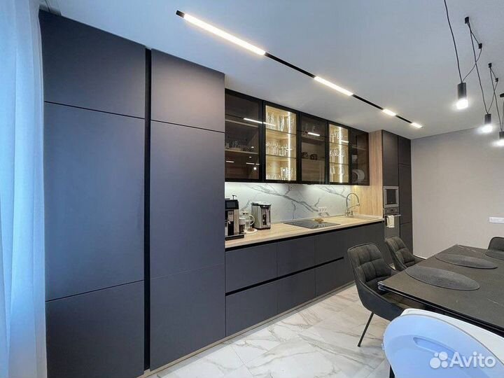 Кухня под потолок