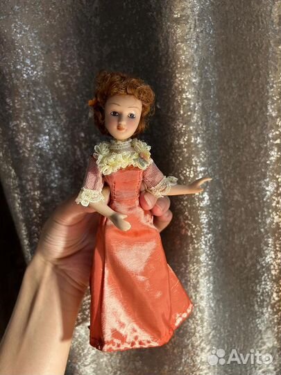 Кукла фарфоровая коллекционная