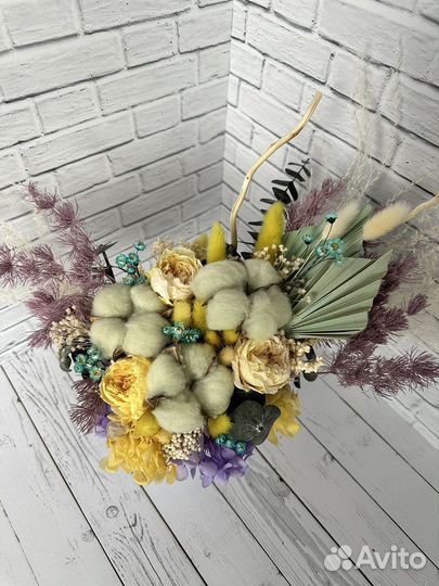 Композиция из сухоцветов