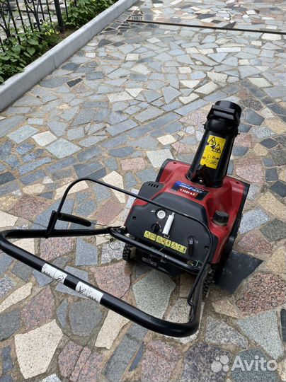 Снегоуборщик бензиновый