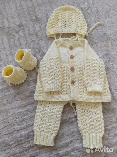 Вязаный комплект