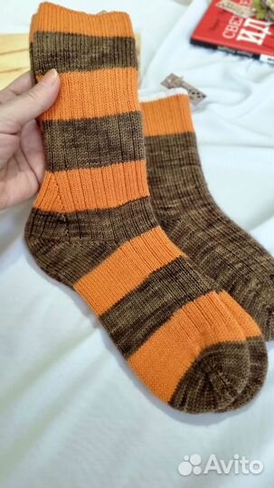Полосатые вязаные носки