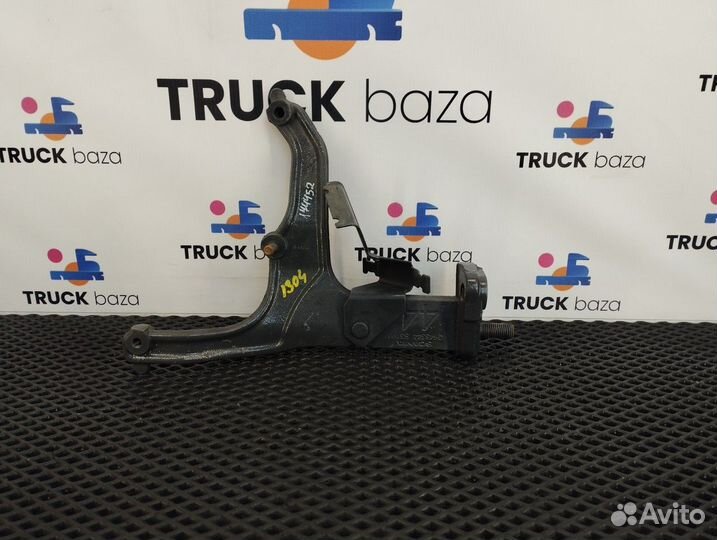 2645344 Кронштейн бампера правый Scania 6-series