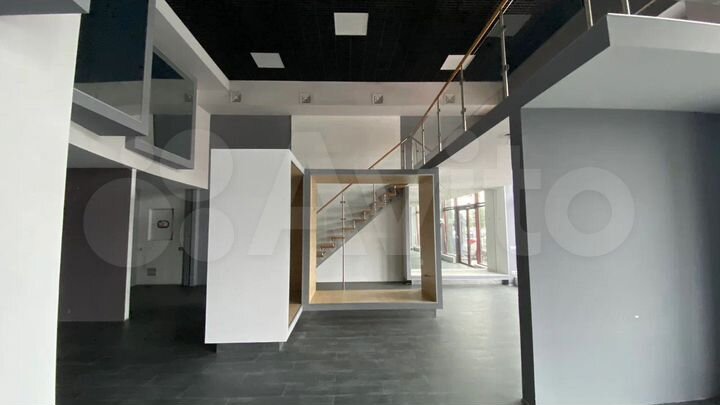 Двухуровневый офиса 298.7 м2