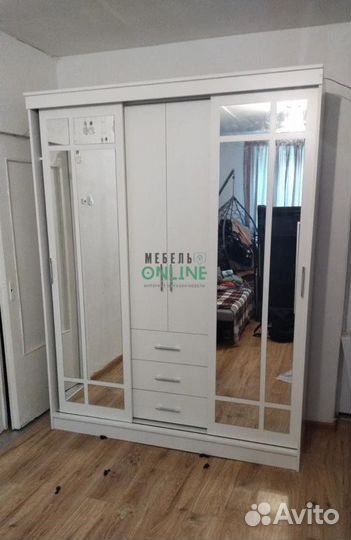 Шкаф купе с зеркалом