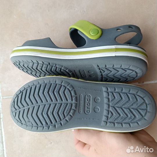 Сандали crocs j1