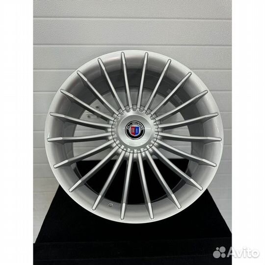 Диски R20 на BMW 373 М стиль