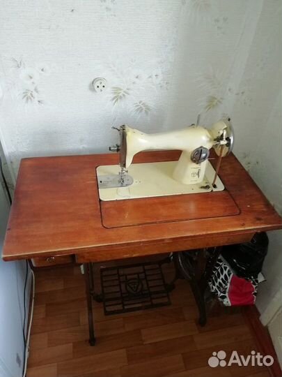 Швейная машинка Tikkakoski бу