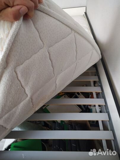 Кровать с матрасом