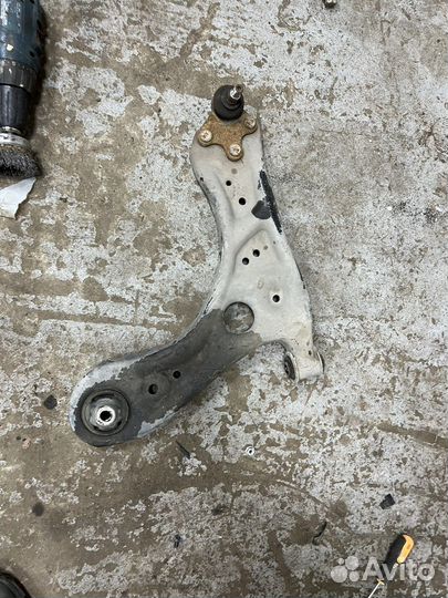 Рычаг передний левый Volkswagen Polo 5