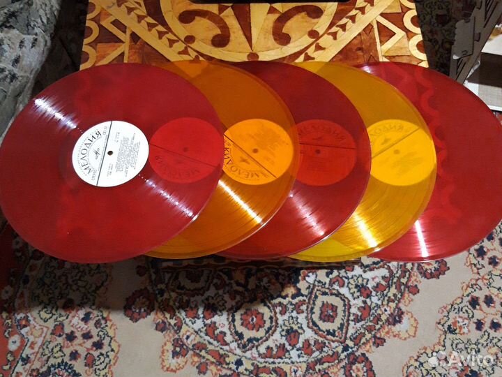 Виниловые пластинки и не только
