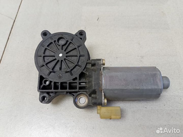 Моторчик правго стеклоподъёмника