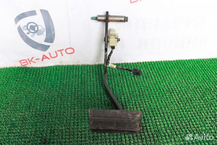 Педали газа и тормоза Chevrolet Suburban GMT400