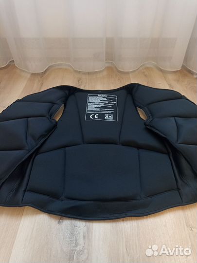 Спасательный жилет