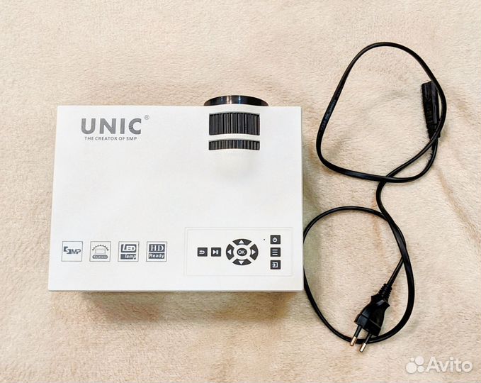 Проектор unic uc 40