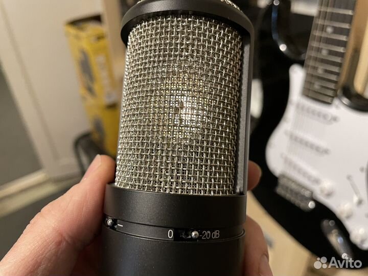 AKG P220 Студийный Микрофон