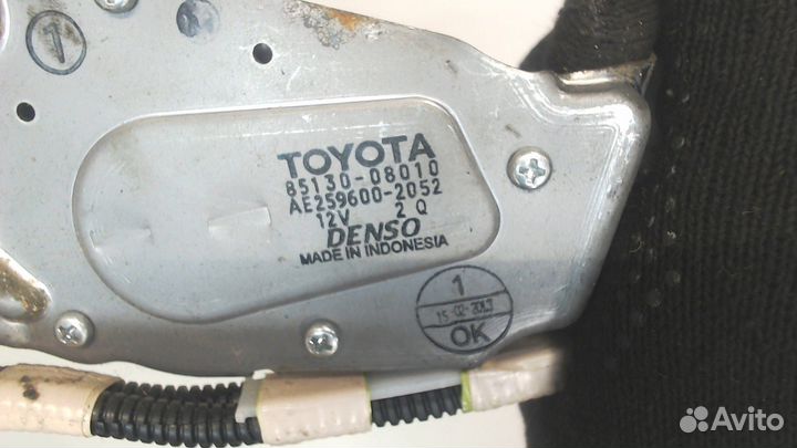 Двигатель стеклоочистителя задний Toyota Sienna 3