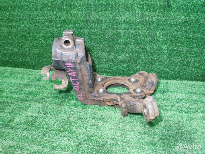 Кулак поворотный передний левый Skoda Octavia A5