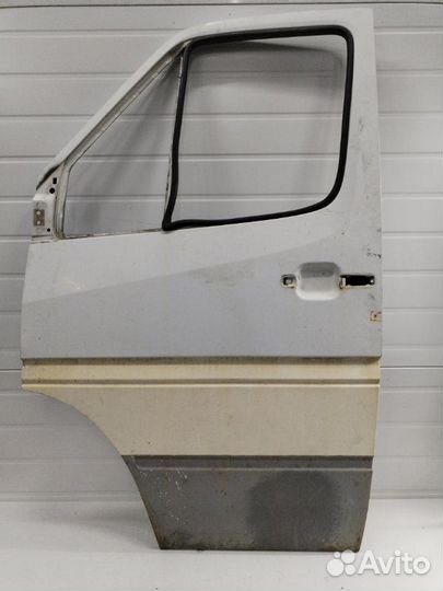 Дверь передняя левая Mercedes Sprinter classic