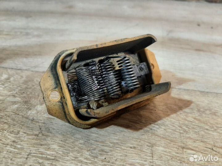 Резистор отопителя Audi A6 C4 2.8 1994-1996