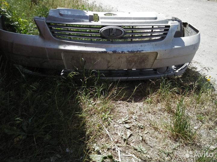 Продам бампера на Приору, передний и задний