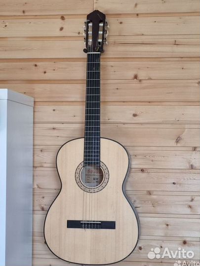 Гитара Strunal