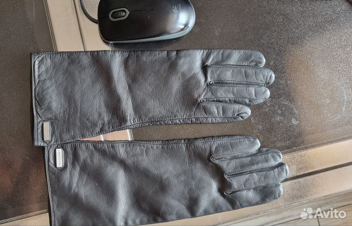 Перчатки женские кожаные новые 7 размер Италия