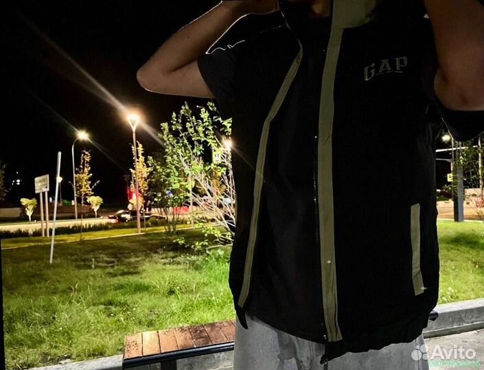 Жилетка (безрукавка) Gap