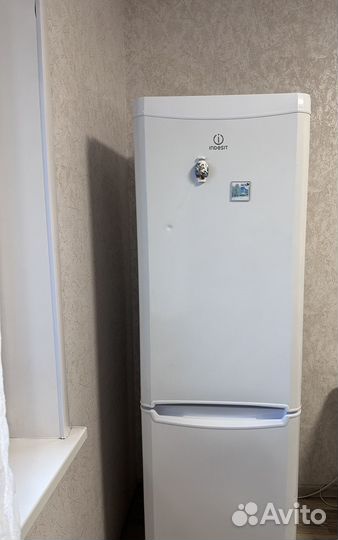 Холодильник indesit бу