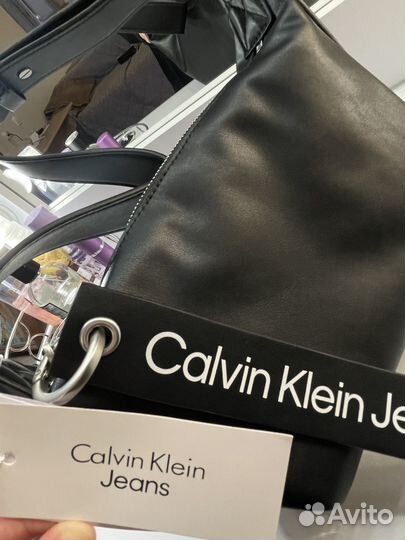 Сумуа Calvin Klein