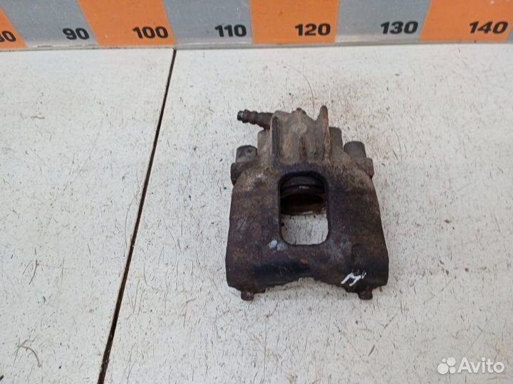 Суппорт передний правый Ford Focus 1 2.0 2003