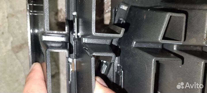 Решетка радиатора Volvo XC60