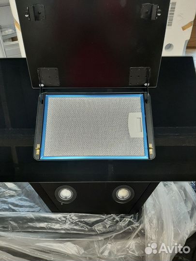 Вытяжка lexmira G 600black