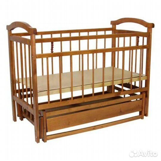 Детская кроватка с маятником и ящиком