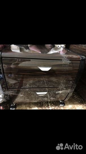 Тумбочка прикроватная