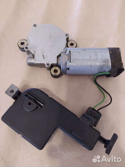 Блок упр.и мотор люка Volvo S60 S80 V70 XC70 XC90