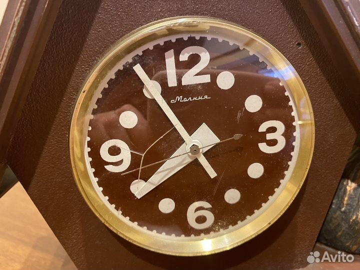 Настольные часы будка с собачкой