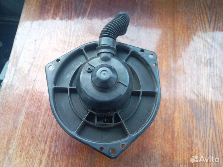 Моторчик отопителя Nissan Wingroad Y10