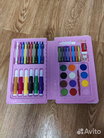 Набор для рисования новый 42 предмета