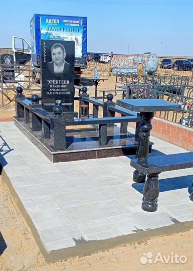 Памятники из натурального камня гранита и мрамора